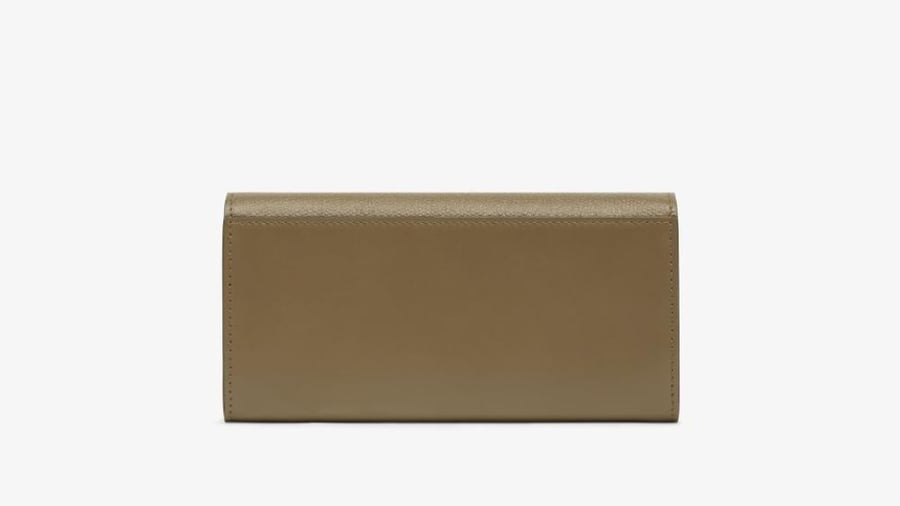حقيبة FF Diamonds Continental Wallet من فندي