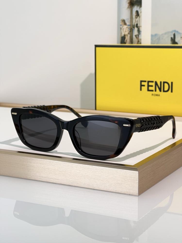 نظارات فندي (FENDI)