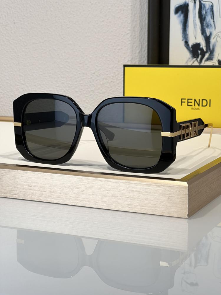 نظارات فندي (FENDI)