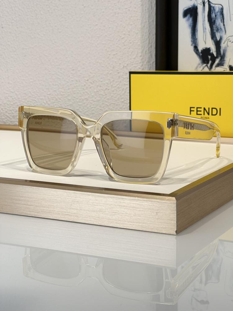 نظارات فندي (FENDI)