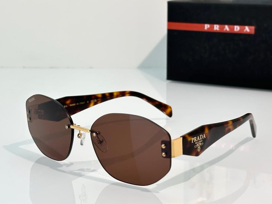 نظارات برادا (PRADA) الشمسية