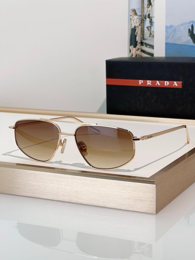 نظارات برادا (PRADA) الشمسية