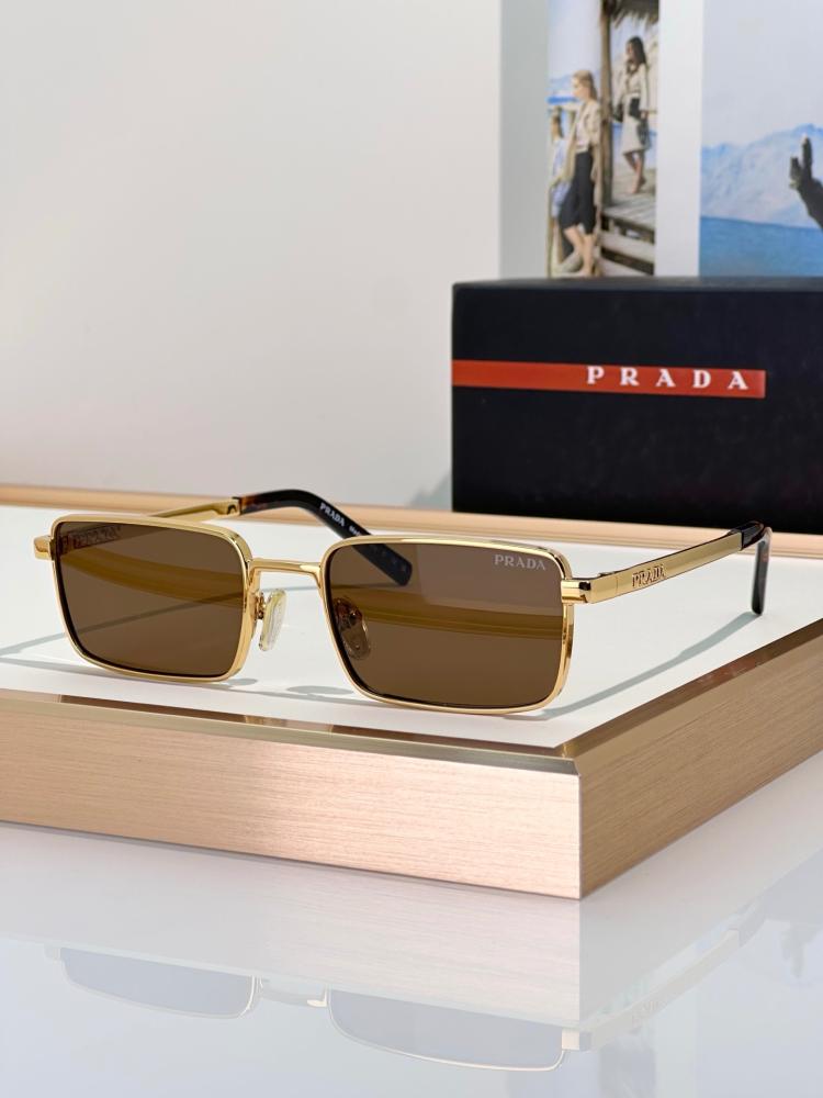 نظارات برادا (PRADA) الشمسية