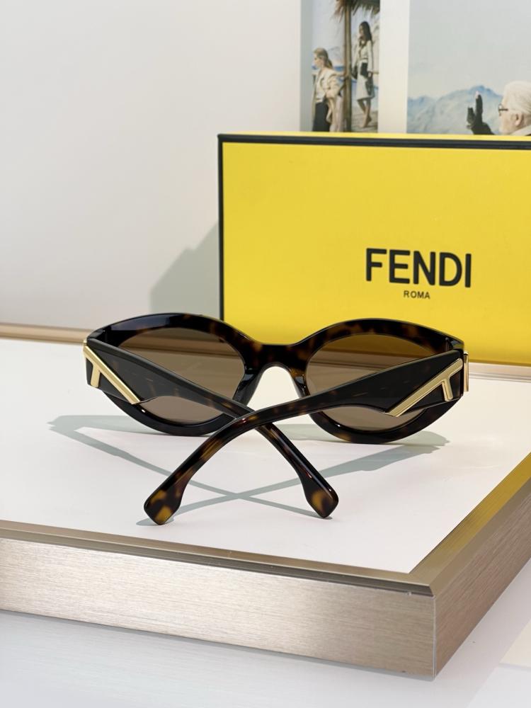 نظارات فندي (FENDI)