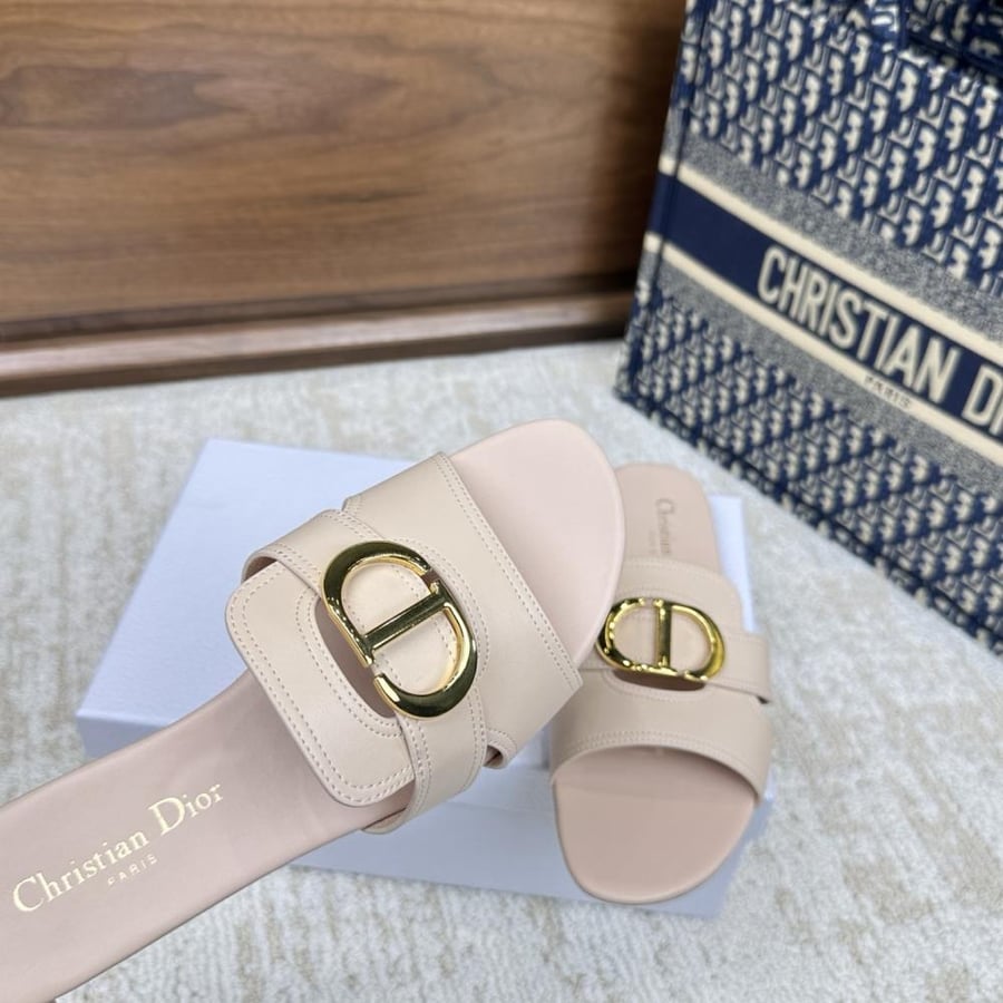 سليبر Dior مفتوح من الخلف
