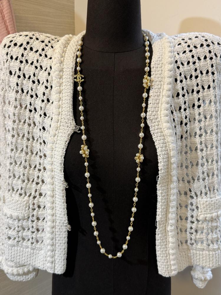 قلادة شانيل (Chanel) الطويلة