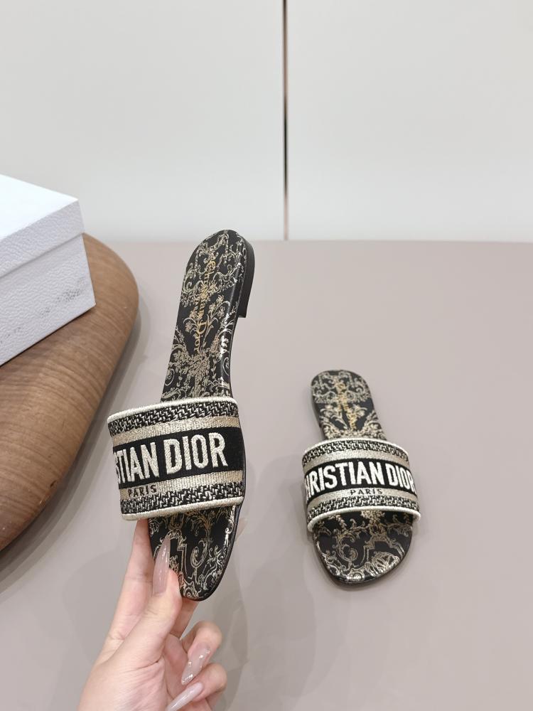 سليبر Dior مفتوح من الخلف