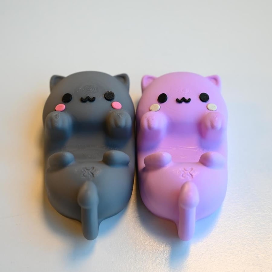 Mobile stand in the shape of a cat