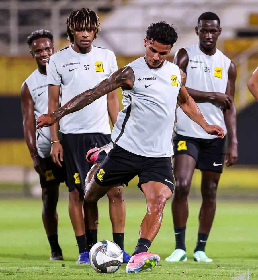 طقم تدريبات الاتحاد كت