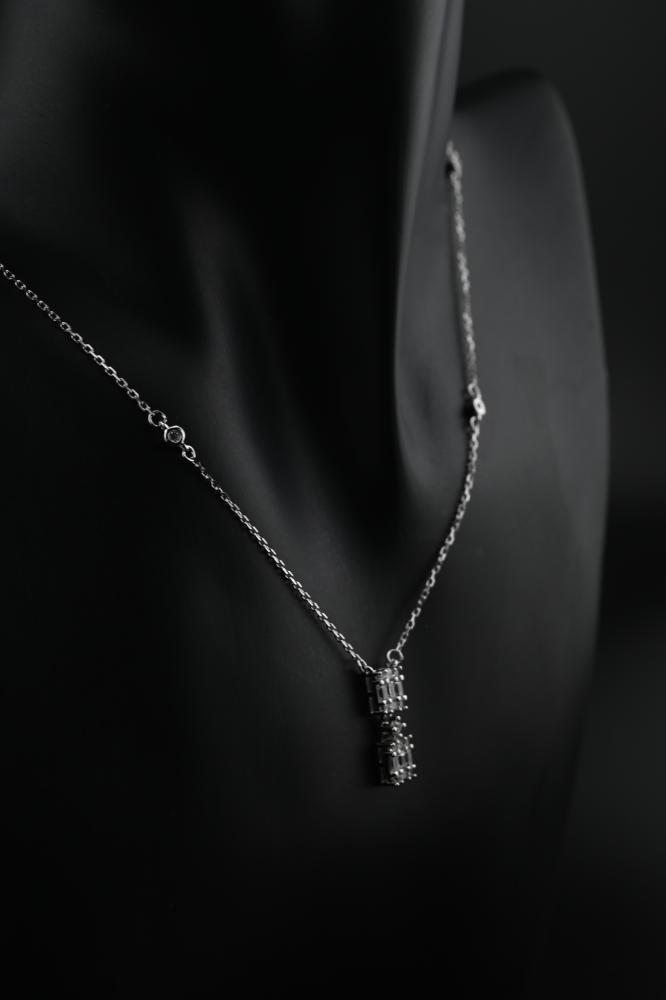 Silver pendant 925 karat - white diamond design