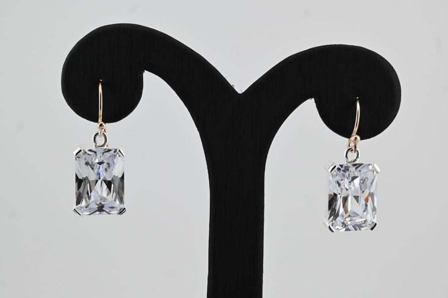 Silver hoop earrings 925 karat - diamond design