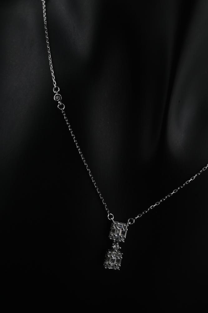 Silver pendant 925 karat - white diamond design