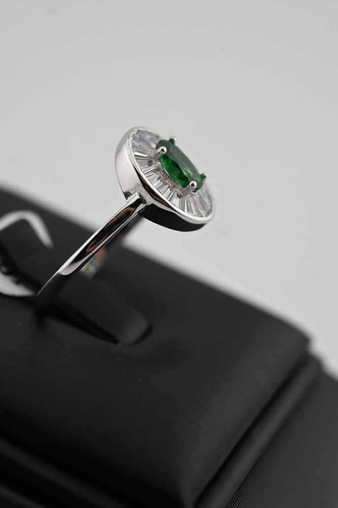 خاتم فضه عيار 925-تصميم الماس بالزمرد