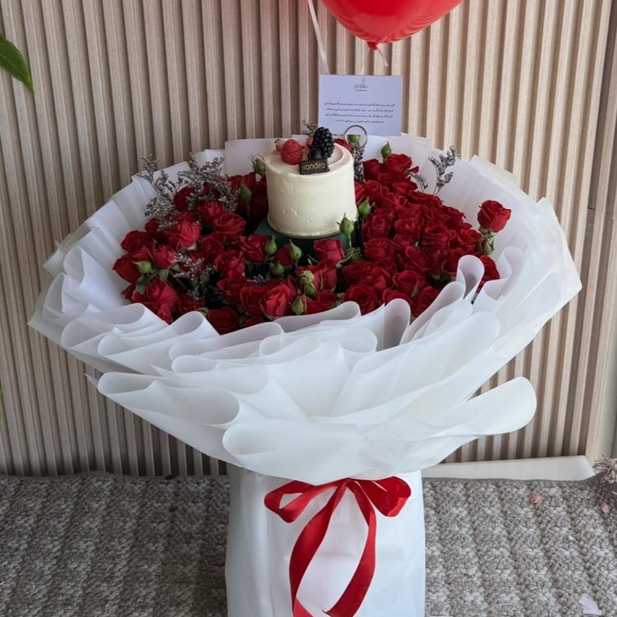 باقة ورد حجم كبير مع كيك