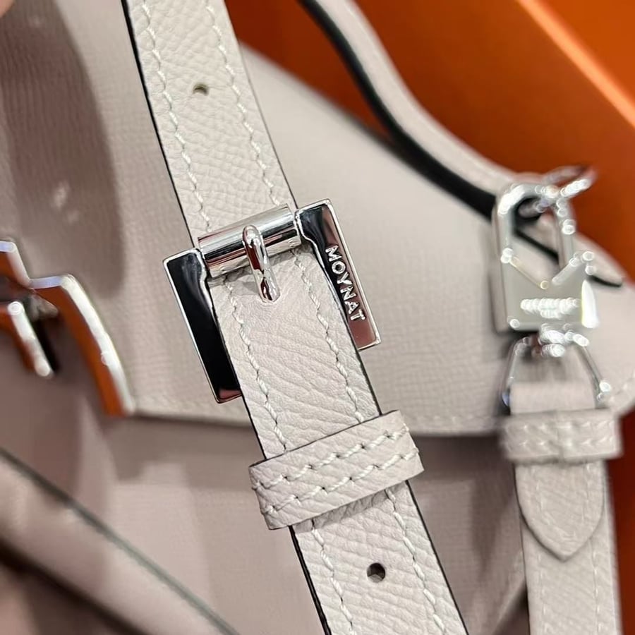 شنطه moynat