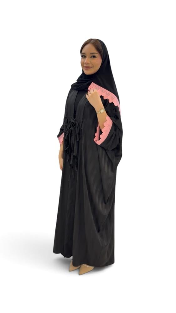 عباية مع كلقة علي الكم والطرحة
