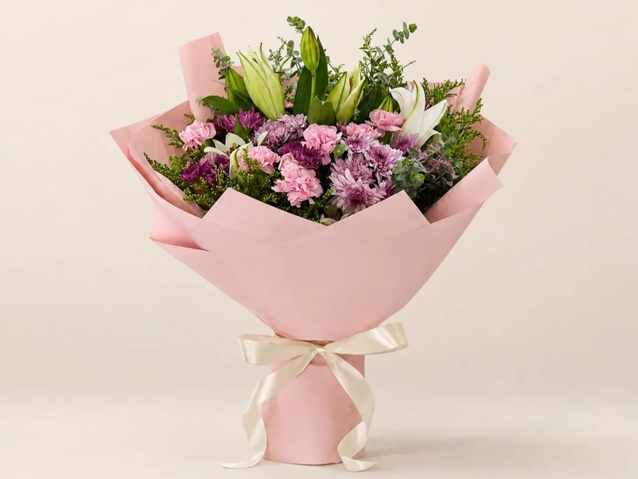 باقة الليليوم الوردية من AWE FLORAL