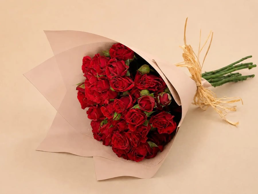 سبري أحمر من AWE FLORAL