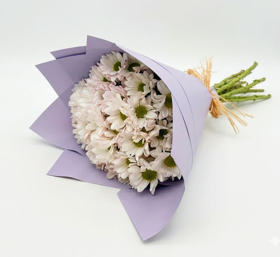 أقحوان سبراي أبيض من AWE FLORAL