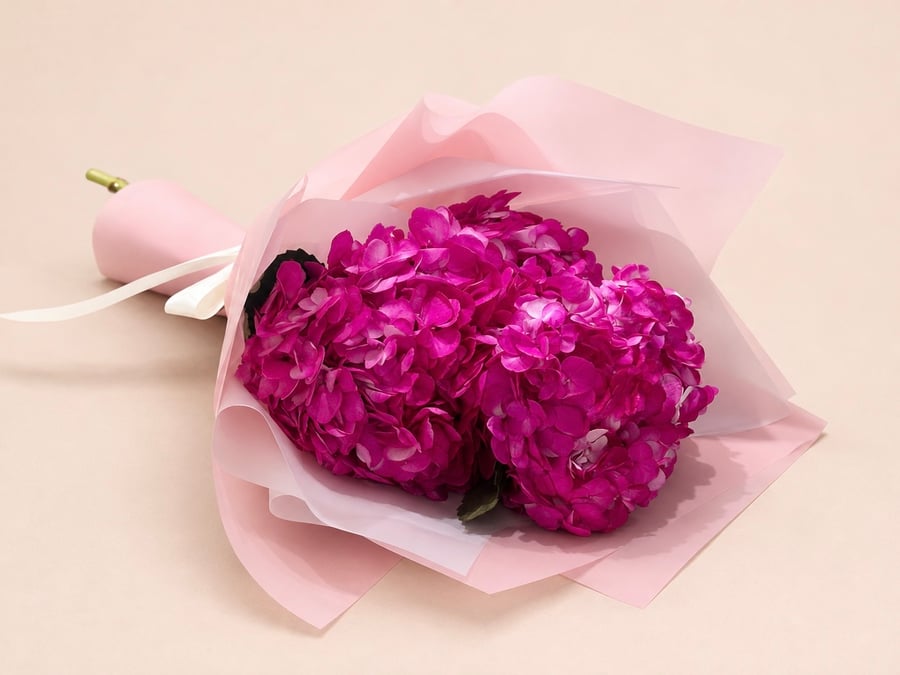 باقة هدرنجا فيوشا من AWE FLORAL