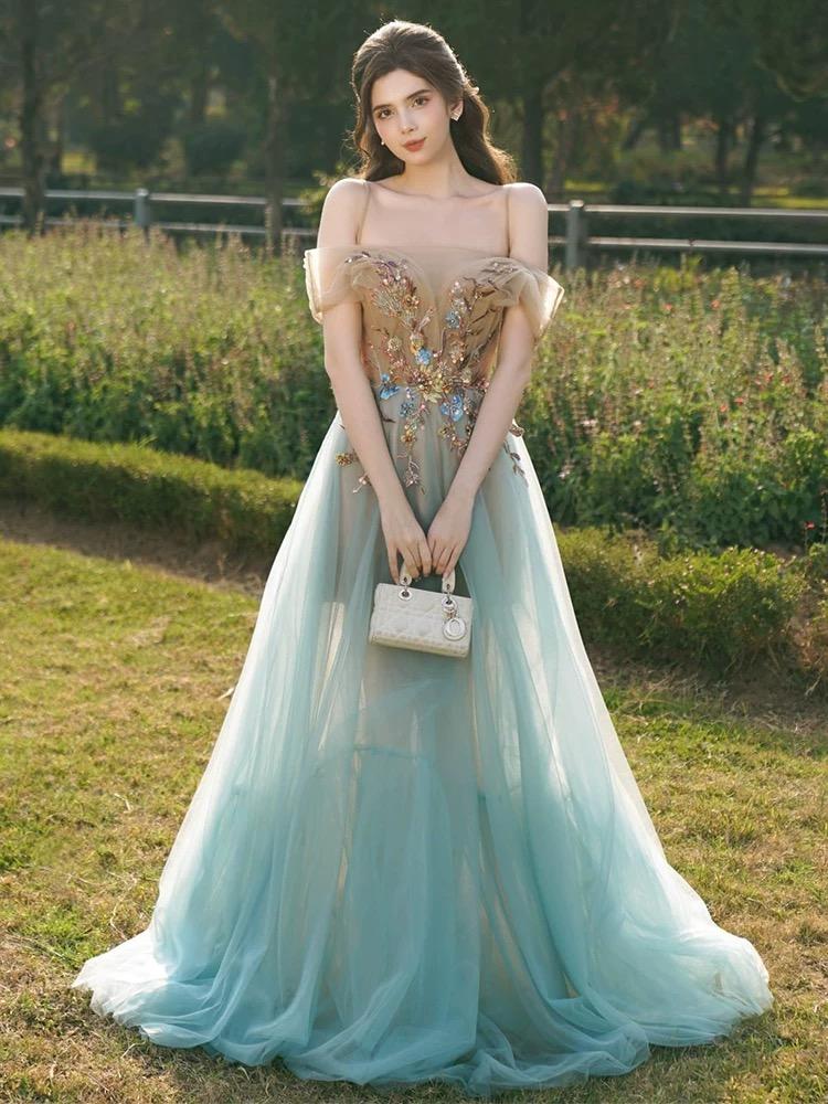 Elegant dress