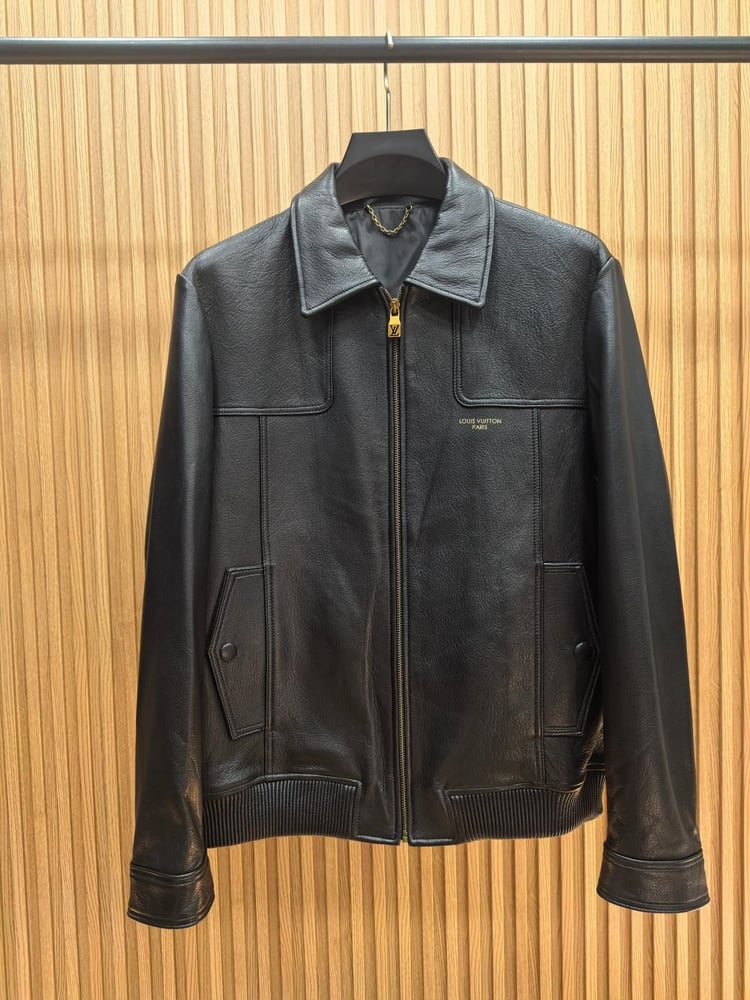 جاكيت لويس فيتون الجلدي الفاخر (Louis Vuitton Leather Jacket)
