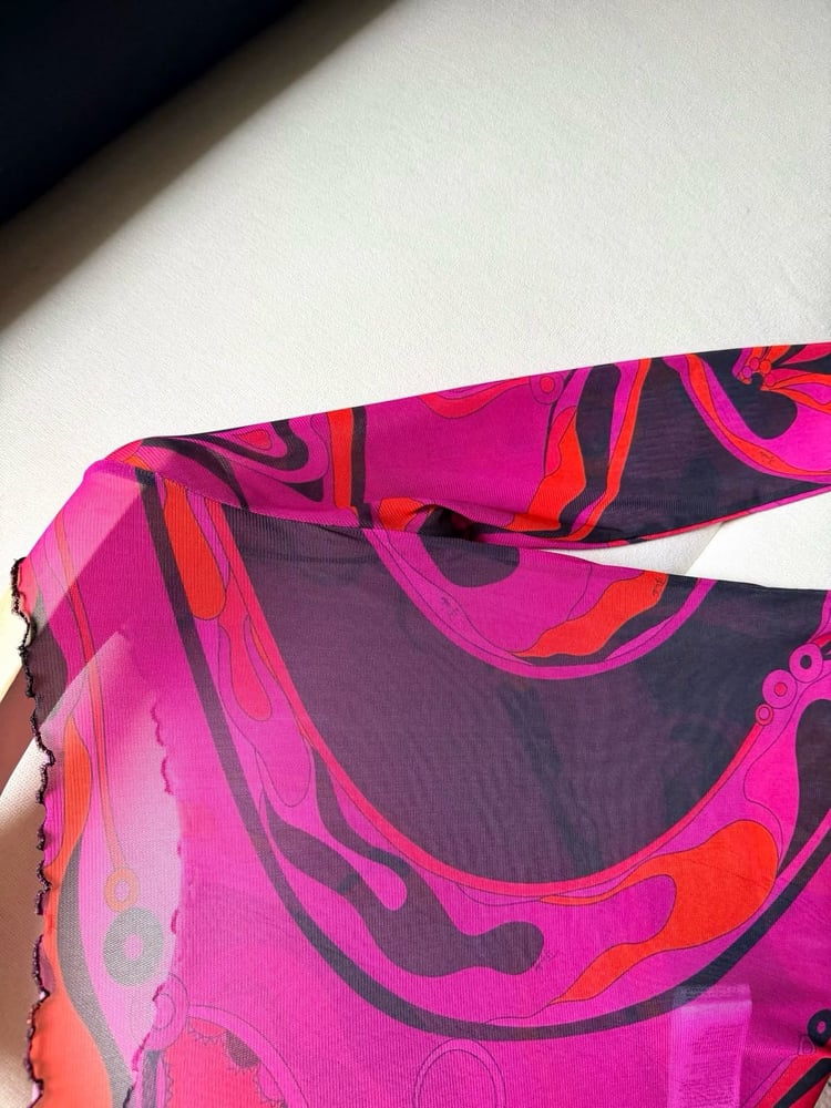 فستان "بوتشي" الشبكي طويل الأكمام (Emilio Pucci Mesh Maxi Dress)