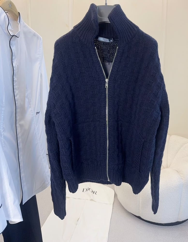 كارديجان برادا النسائي المحبوك بسحاب كامل (Prada Full-Zip Knit Cardigan)