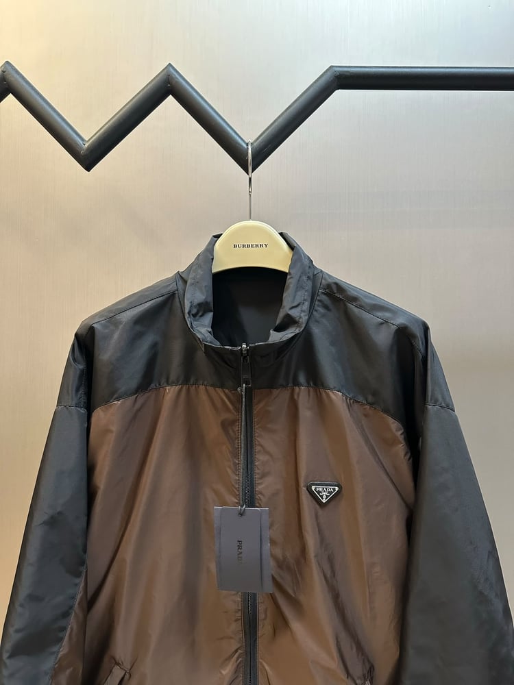جاكيت برادا التقني الفاخر (Prada Technical Nylon Jacket)
