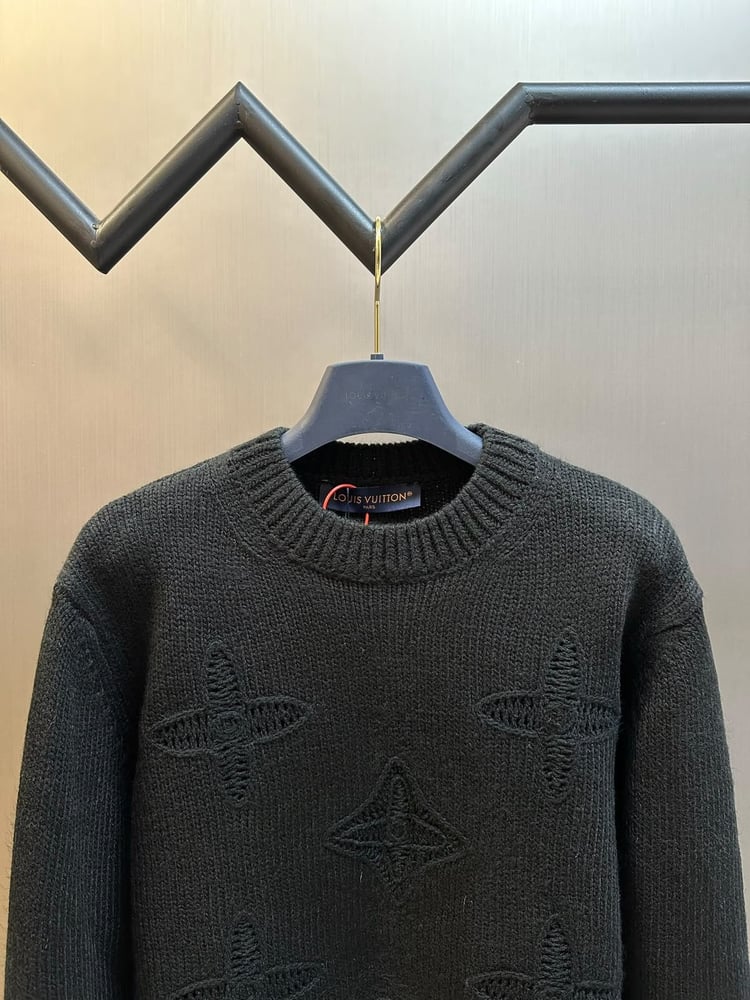 سترة لويس فيتون التريكو الفاخرة (Louis Vuitton Knit Sweater)