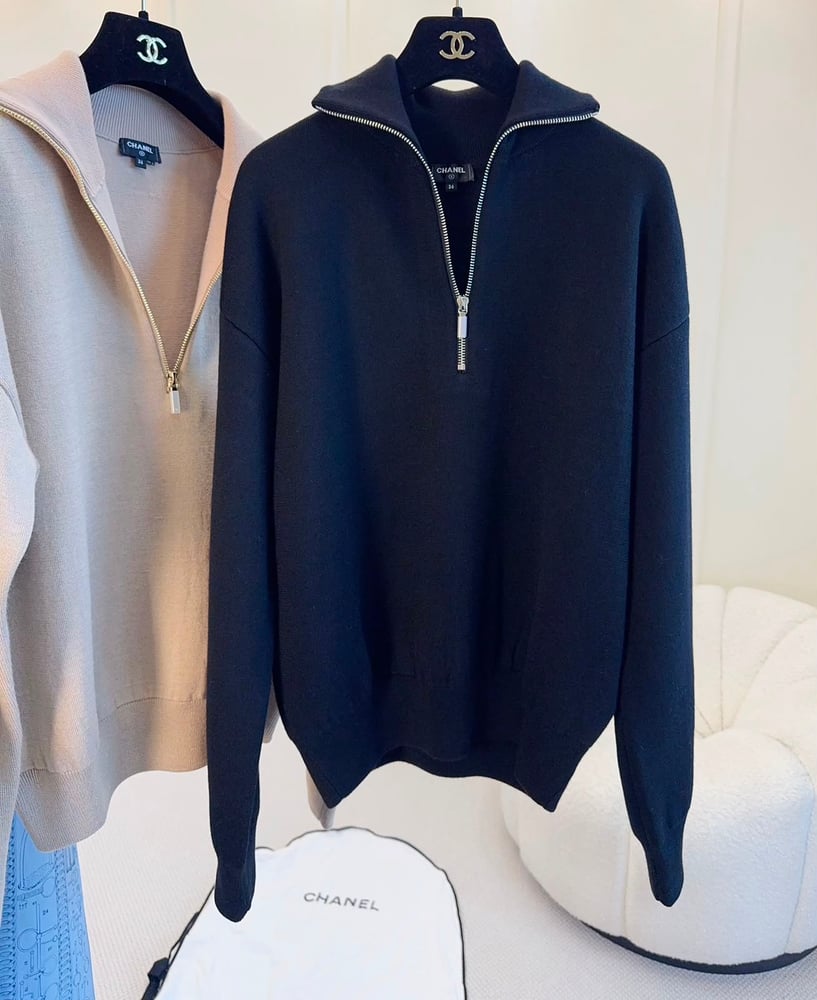 سويتر "شانيل" (Chanel) النسائي الفاخر بسحاب نصفّي