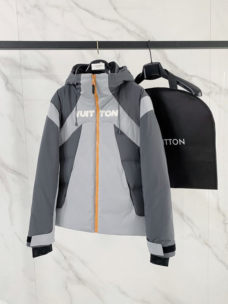 جاكيت / معطف رجالي شتوي فاخر مقاوم للعوامل الجوية من "لوي فيتون" (Louis Vuitton) باللونين الرمادي والفحمي