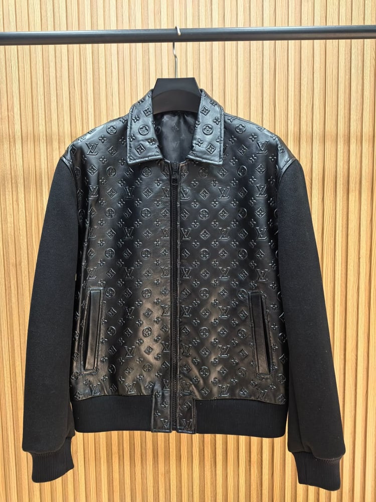 جاكيت لويس فيتون المنقوش الفاخر (Louis Vuitton Monogram Embossed Jacket)
