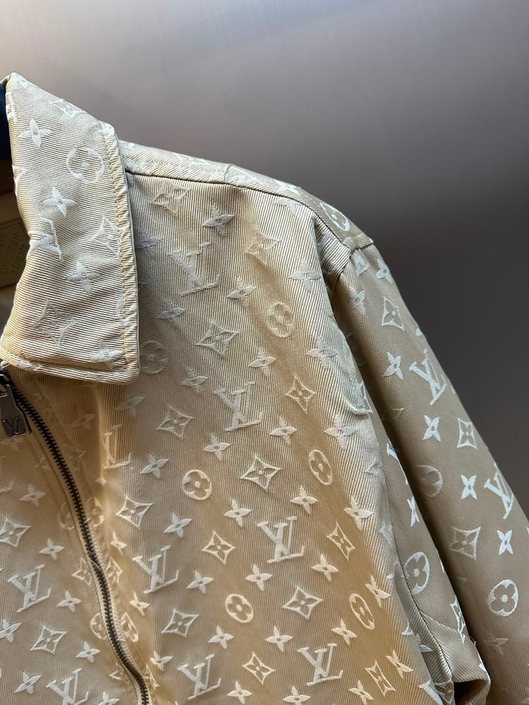 جاكيت فاخر للرجال من لوي فيتون (Louis Vuitton Jacket)