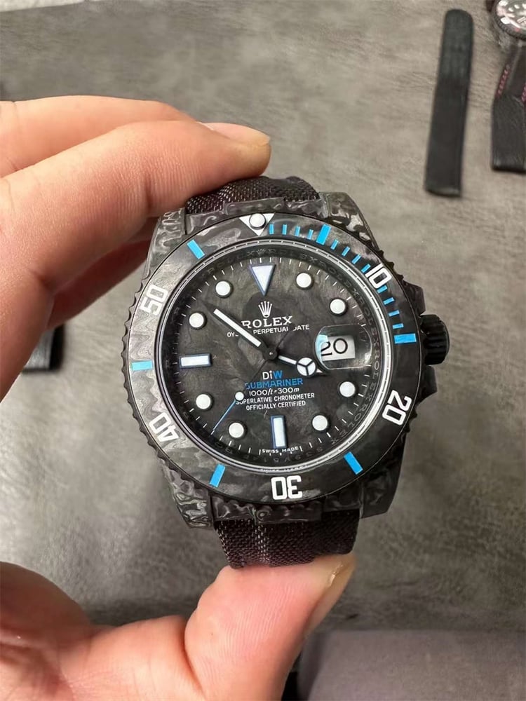 ساعة دي دبليو كربون بلو سابمارينر - VSFactory (DiW Carbon Blue Submariner)