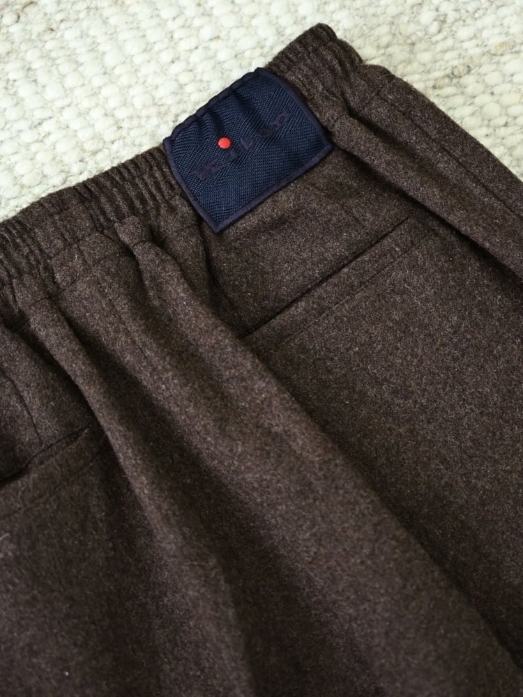 بنطلون رجالي بني فاخر من كيتون (Kiton)