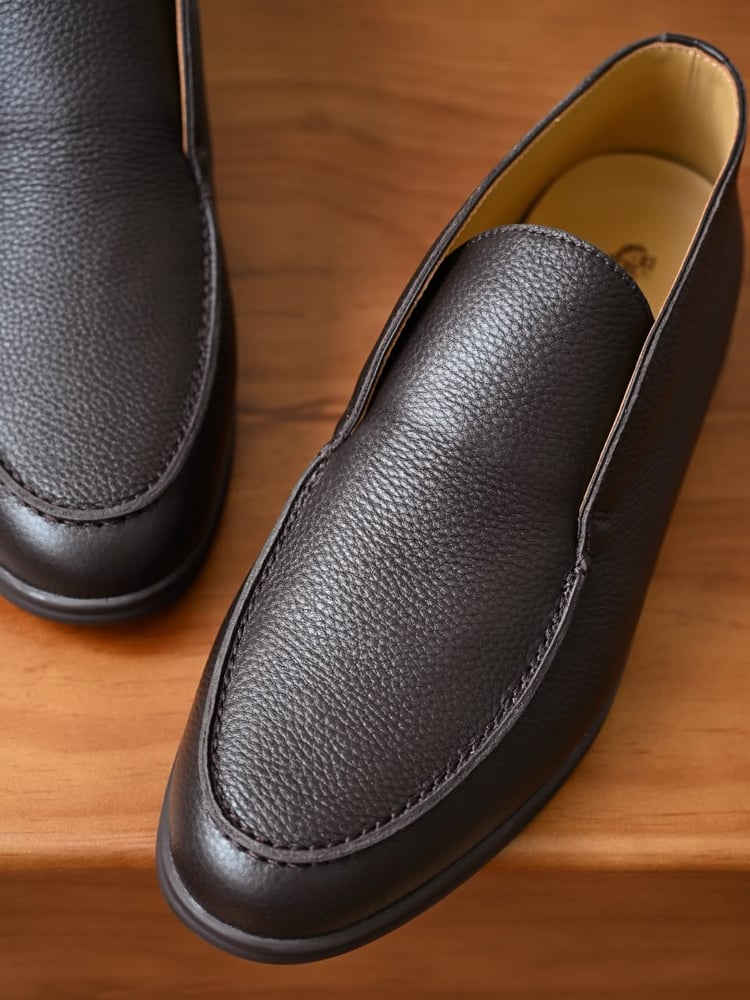 حذاء لورو بيانا الرجالي الحبيبي بنعل متناسق (Loro Piana Open Walk Grained Leather Shoes - Monochrome Sole)