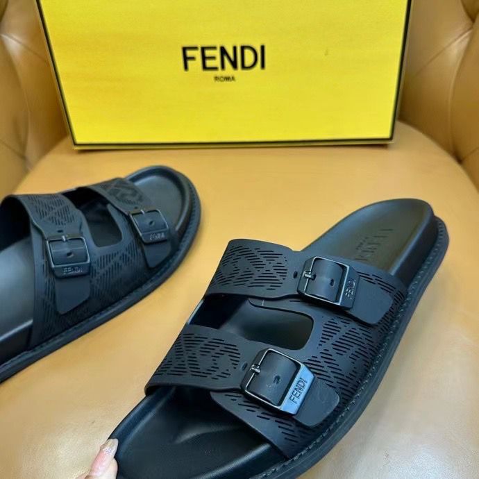 صندل فندي أسود بنقشة FF مفرغة Fendi FF Interlace Sandals