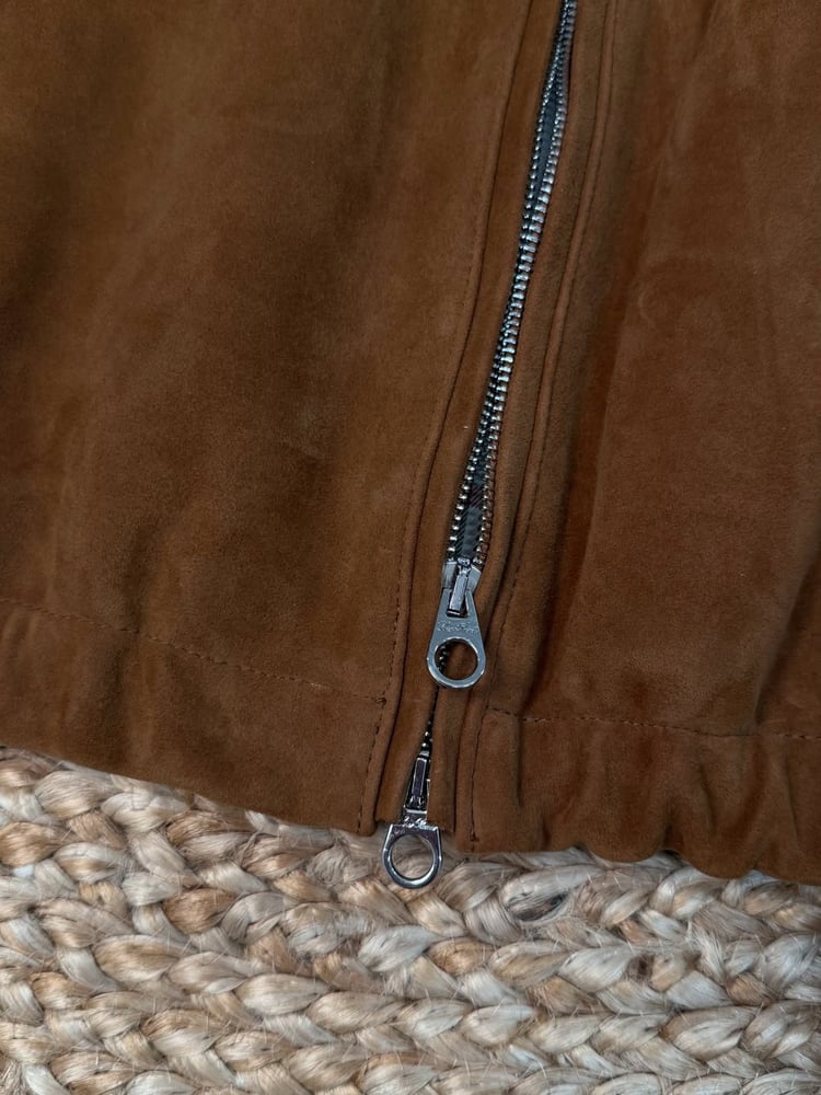 جاكيت لورو بيانا الشمواه الفاخر (Loro Piana Suede Jacket)