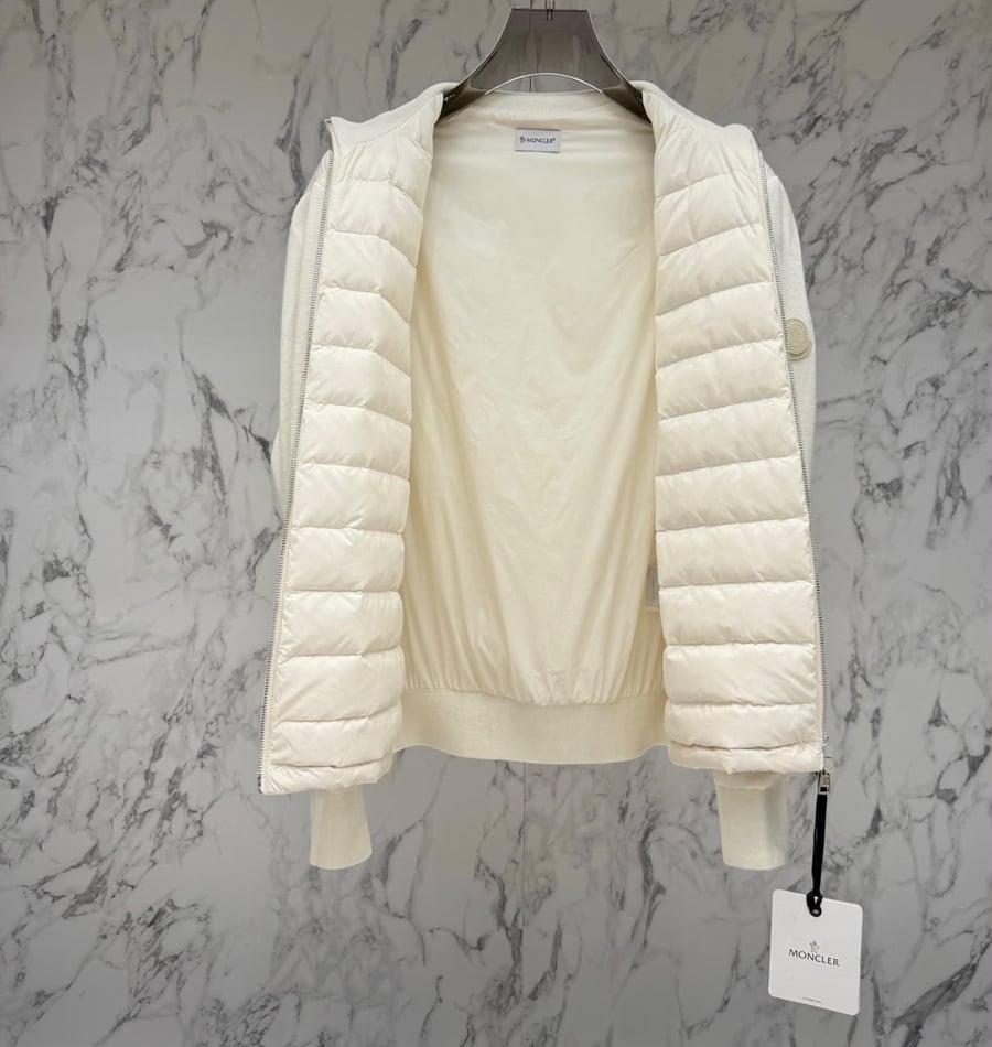 جاكيت رجالي فاخر بتصميم هجين من مونكلير (Moncler)