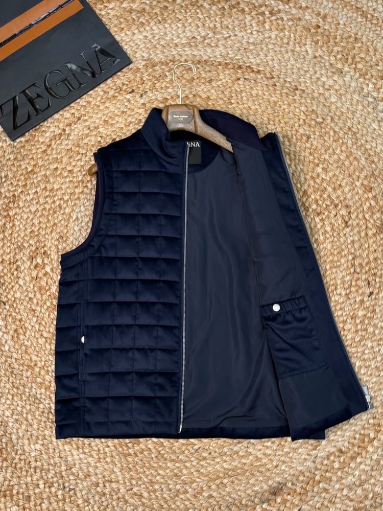 فيست رجالي مبطن فاخر (جليت بدون أكمام) من إرمينيجيلدو زينا (Ermenegildo Zegna)