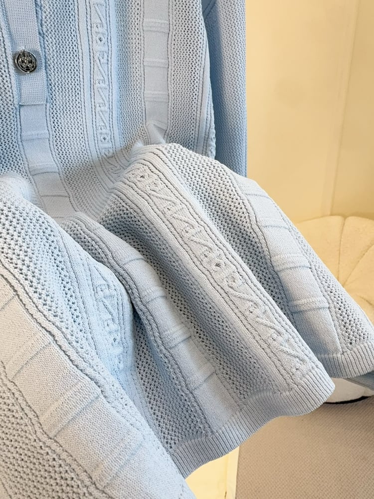 بلوزة هيرميس (Hermes) النسائية المحبوكة بياقة بولو