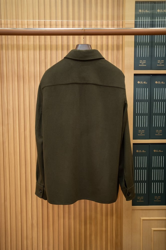 جاكيت كشمير فاخر بجيوب على الصدر من لورو بيانا (Loro Piana Men's Cashmere Overshirt / Jacket)