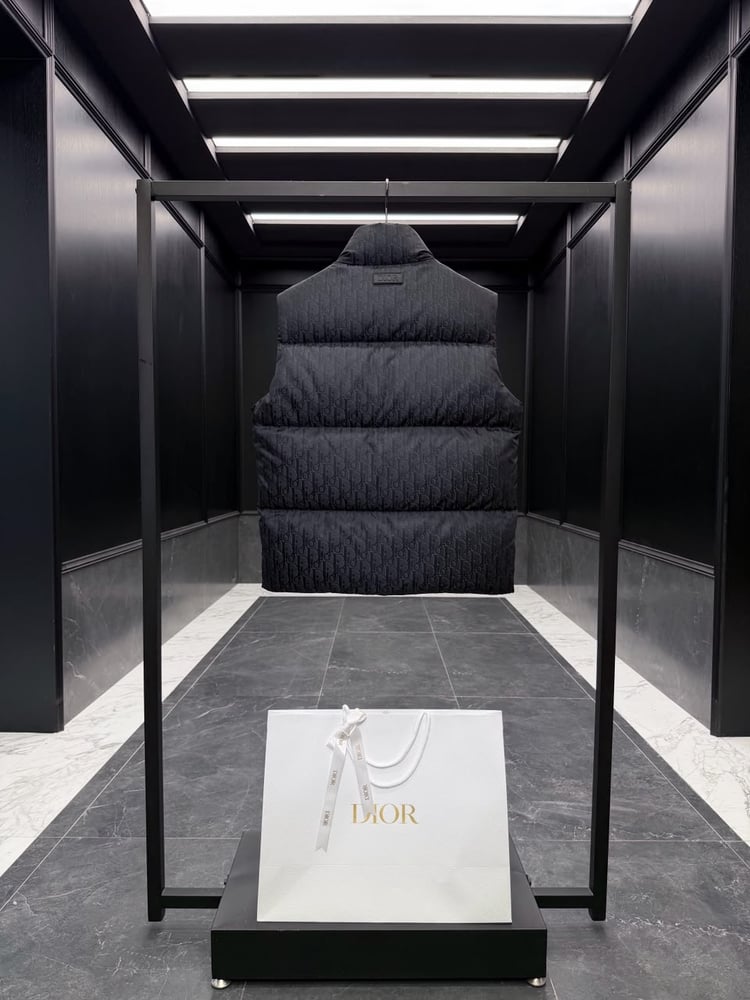 سديري منفوخ (جيليت) رجالي فاخر بنقشة أوبليك من كريستيان ديور (Christian Dior)