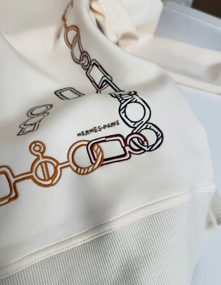 سويت شيرت / بلوفر رجالي فاخر بتفاصيل السحاب الجانبي من "هيرميس" (Hermès)