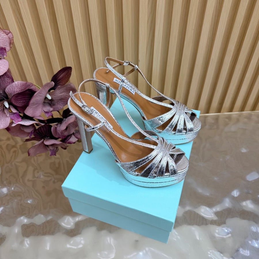 صندل سهرة بكعب عالٍ من  (Aquazzura)