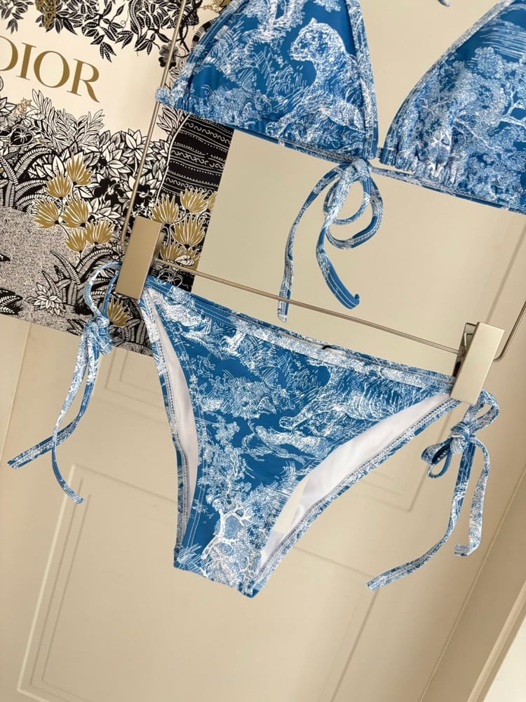 مايوه / بيكيني "ديور" (Dior) الفاخر
