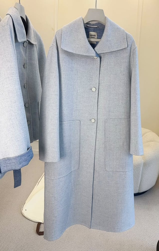 معطف هيرميس النسائي الطويل الفاخر (Hermès Long Wool/Tweed Coat)