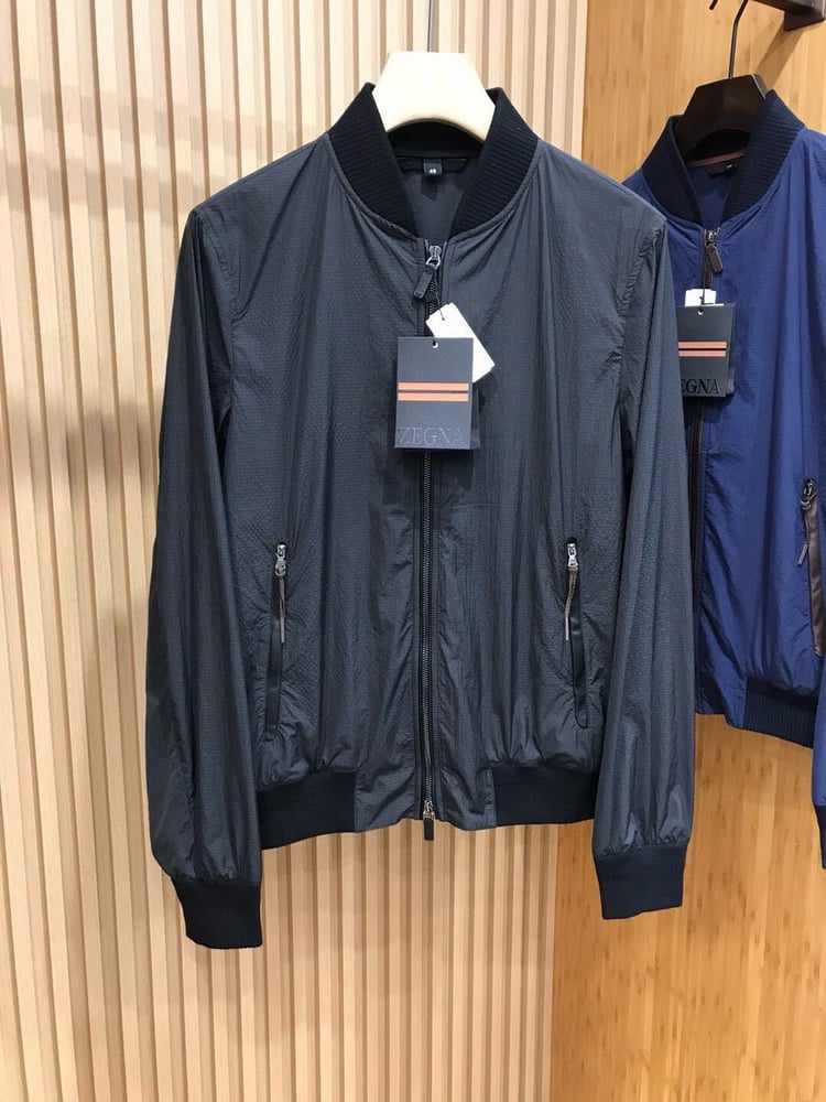 جاكيت / معطف رجالي خفيف فاخر بتصميم "بومبر" من "إيمنيجيلدو زينيا" (Ermenegildo Zegna)