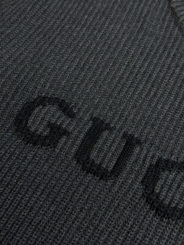 سترة غوتشي التريكو الفاخرة (Gucci Knit Sweater)
